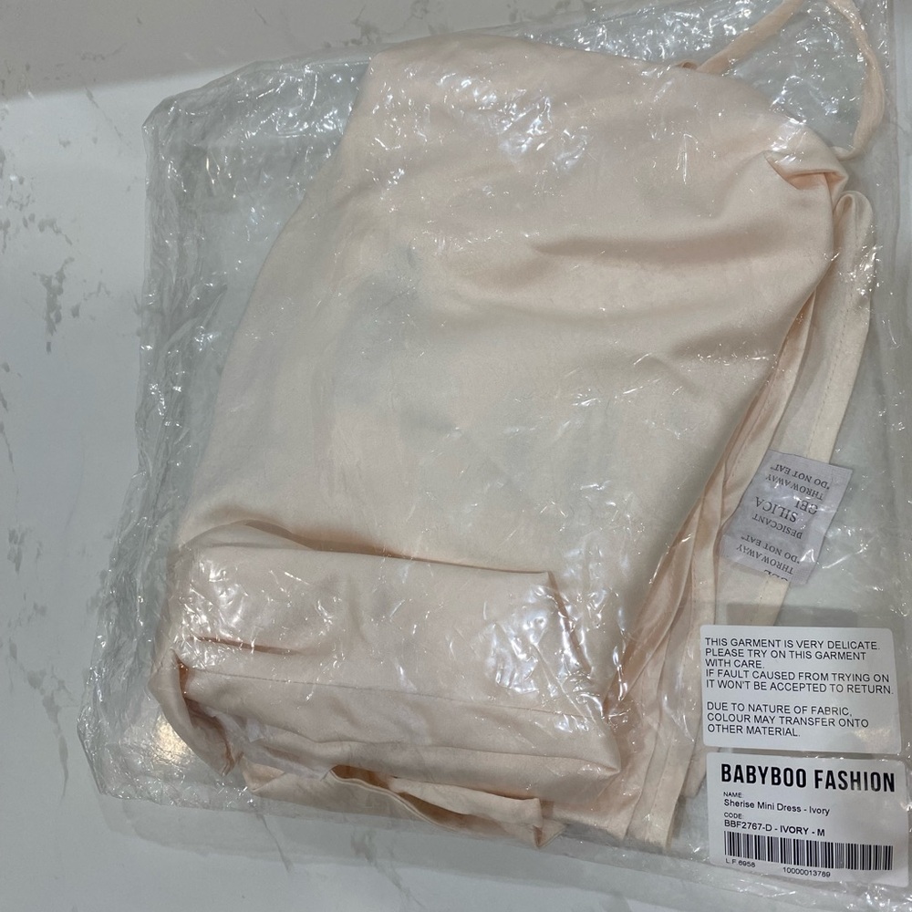 NWT Baby Boo Sherise Mini Dress in Ivory size Medium 🤍🕊️🤍 - Picture 6 of 12